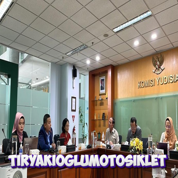 KY Tanggapi Protes Kubu Tom Lembong soal Hakim