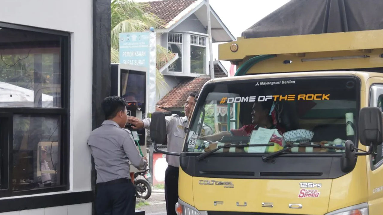 Polres Jembrana Uji Coba Retribusi Parkir di Gilimanuk Sebelum Mudik