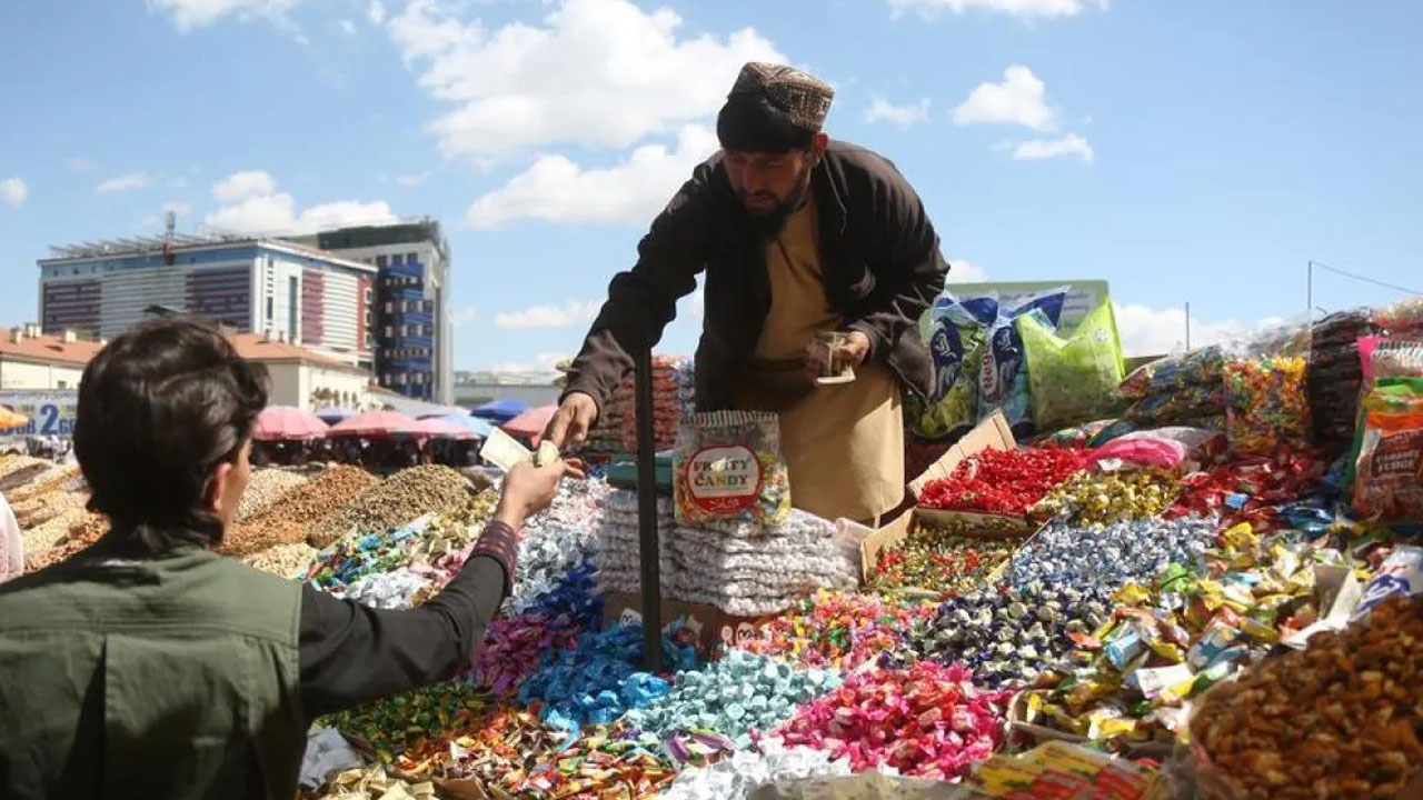 Warga Afghanistan Sambut Idul Fitri di Tengah Sanksi dan Kemiskinan